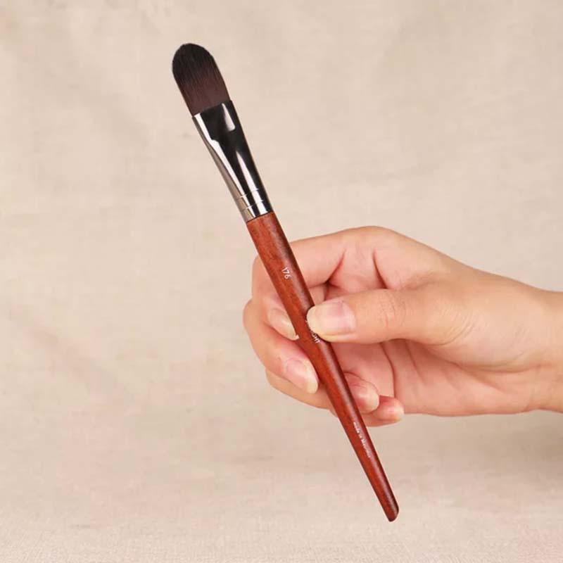 Soft Bristle Professional Makeup Brush Set: Blush, Eyeshadow, Powder & Single Piece Brush.