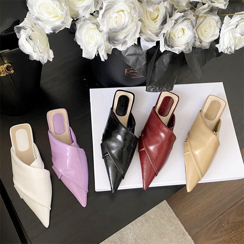 

Весна 2023 Новая корейская версия Заостренный повседневный кроссовер Назад Пустые тапочки Женская сумка Топ Французская квадратная каблук Дышащая пляжная обувь