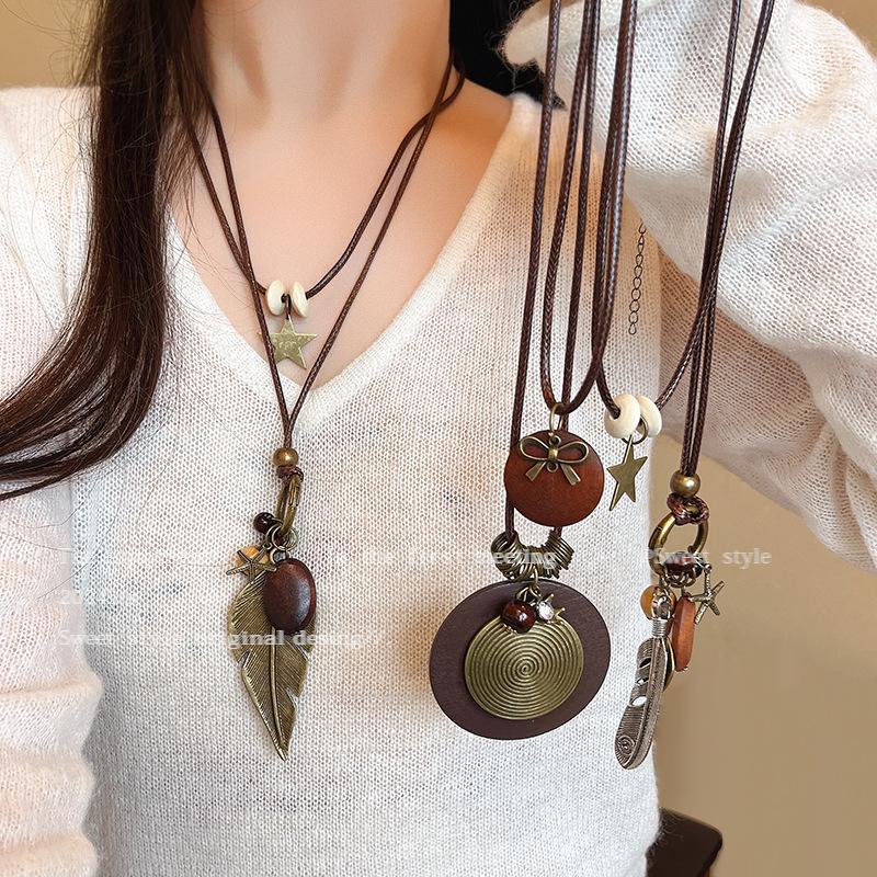 Retro Heart-shaped Bow Pendant Necklace for Women, New Chinese-style Zen-inspired Feather Peace Pendant