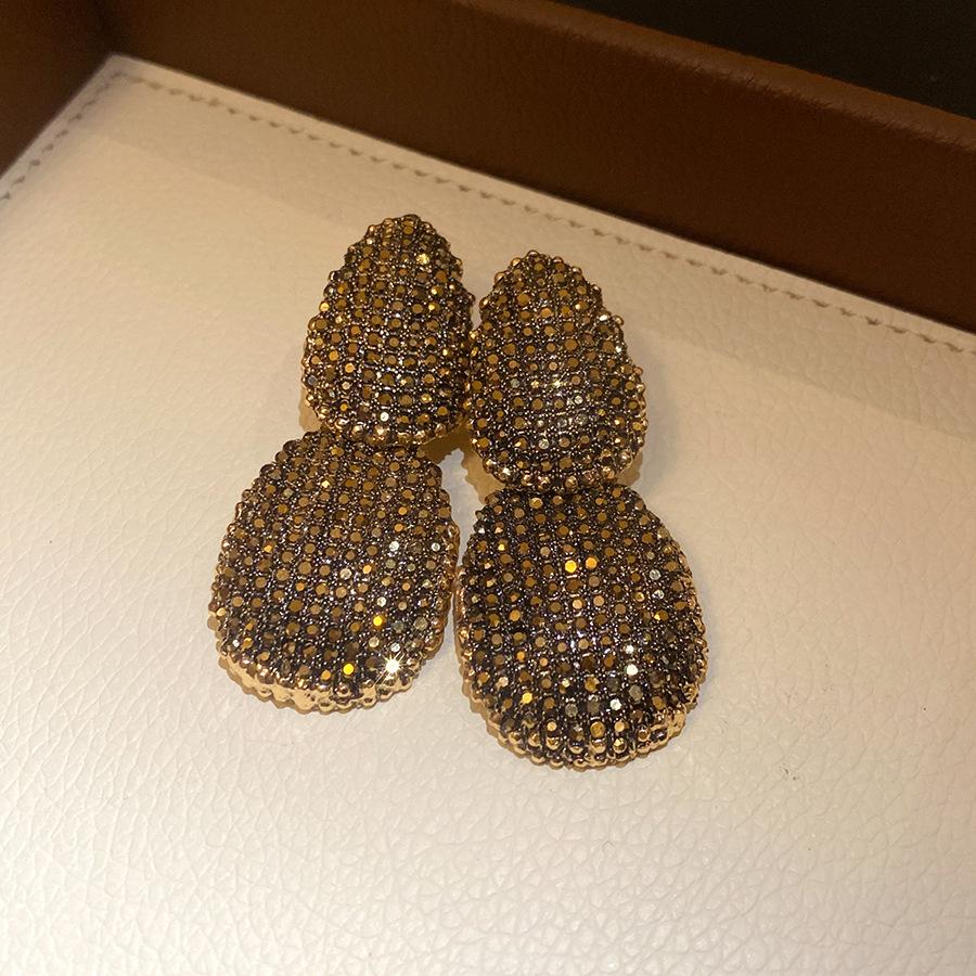 Inlaid Oval Water Droplet Earrings Exquisite Retro Luxury Wholesale