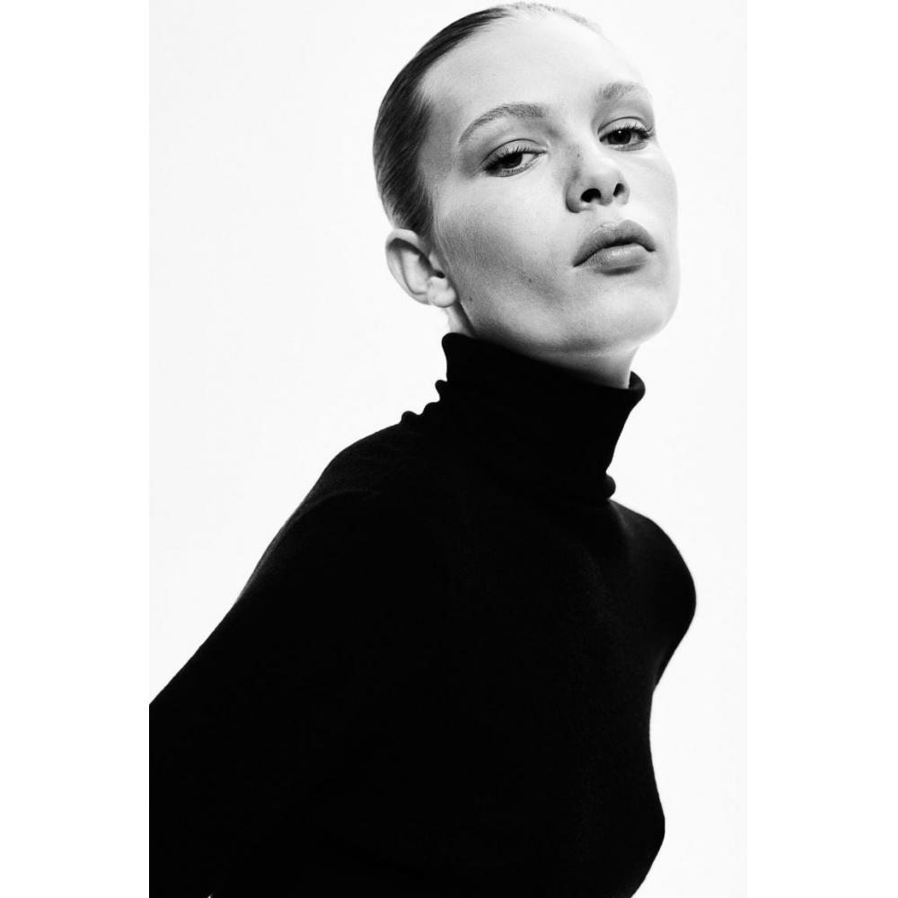

Водолазка из смеси HM casHMere, черный цвет
