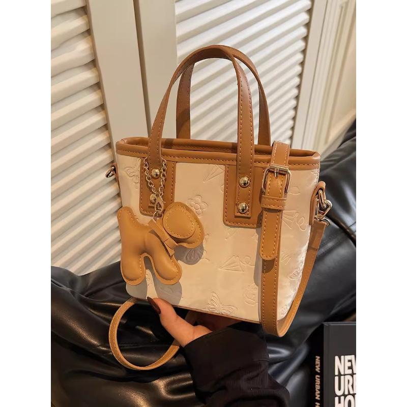 Super Fire Small Bag Women's 2025 New Trendy Niche Versatile Messenger Bag Commuting To Work Portable Bucket