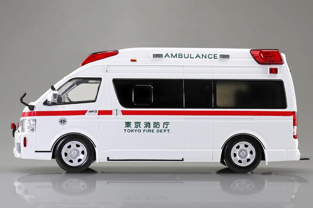 Aoshima 1/32 Scale Rakupla Snap Kit No.02-HM Toyota Himedic Ambulance, Color-Coded Plastic Model