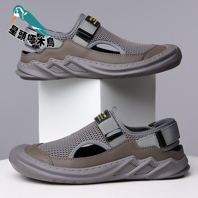 New sandals men's soft sole summer breathable large size outer wear beach shoes casual men's shoes leather shoes