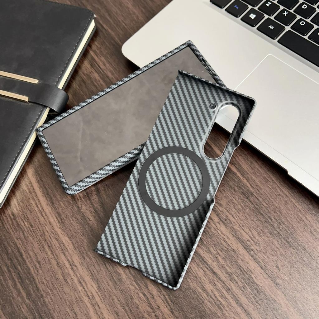 For Samsung Galaxy Z Fold5 5G Magnetic Case Carbon Fiber Texture PC Phone Cover with Screen Protector