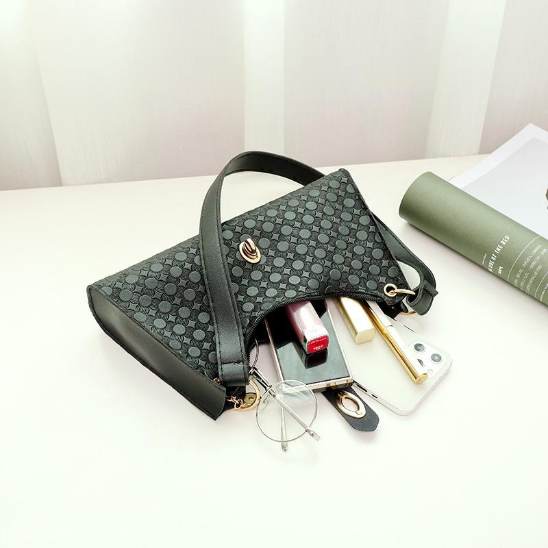 Trendy fashion buckle single shoulder armpit bag personalized versatile mobile phone makeup women's bag