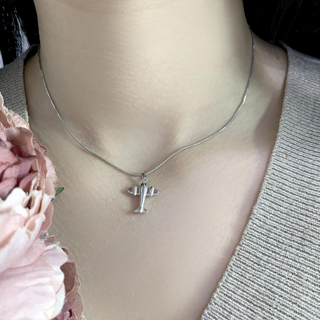 Stříbrný přívěsek bez kamenů (2036777)