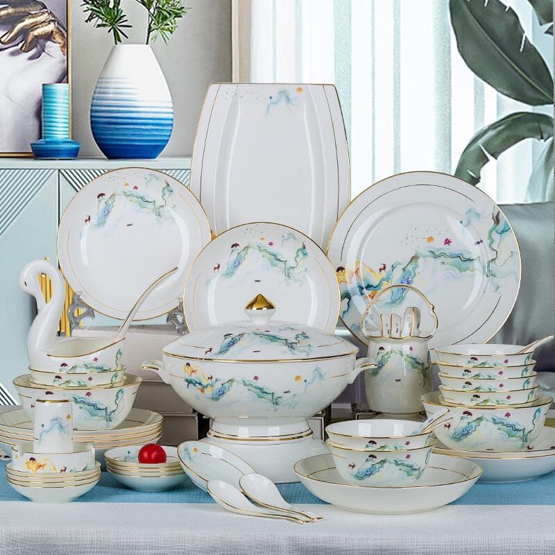 

Набор керамической посуды LISM с ручной росписью и золотой каймой