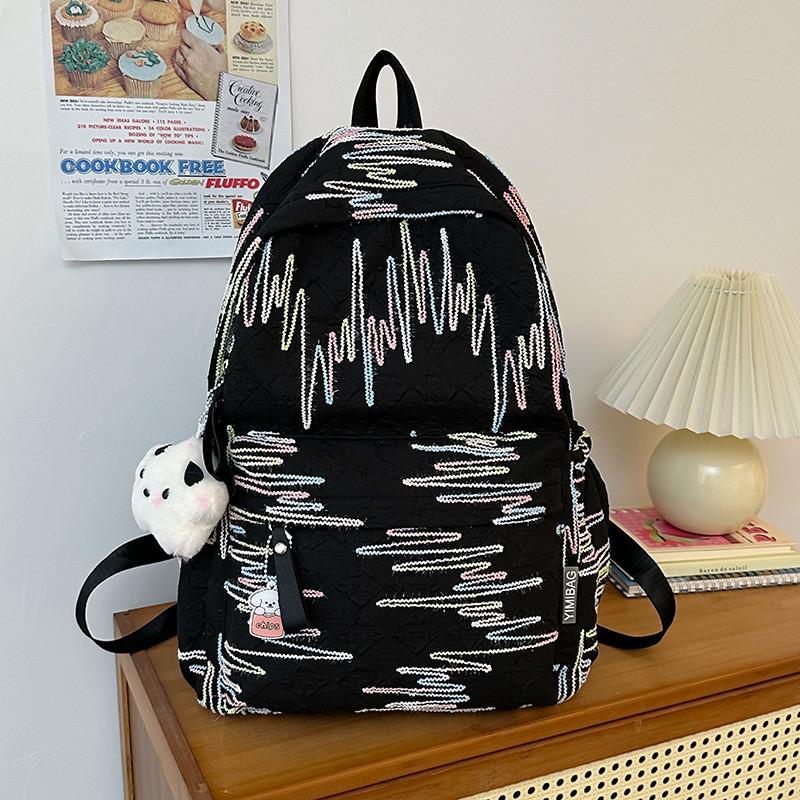 

Lightweight Striped Backpack For Commuting And Classes With Comfortable Cushioned Straps