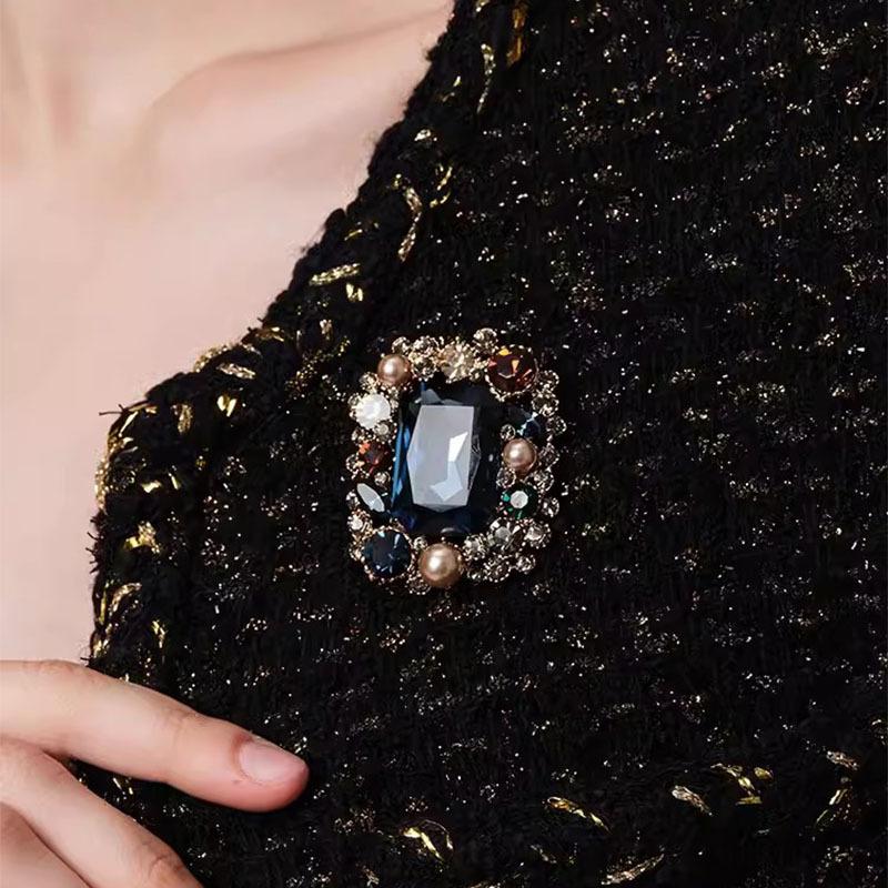 Retro Baroque Square Crystal Brooch Gorgeous Pins Autumn Winter Coat Corsage Vintage Accessories