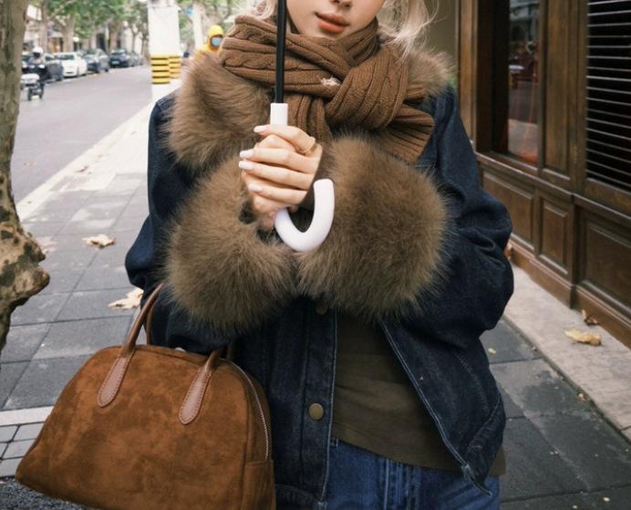 Женская зимняя джинсовая куртка с меховым воротником, короткая модель 2025 Medium