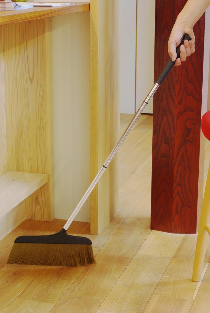 Hayakawa Industries Tsunageru Flooring Broom 117044