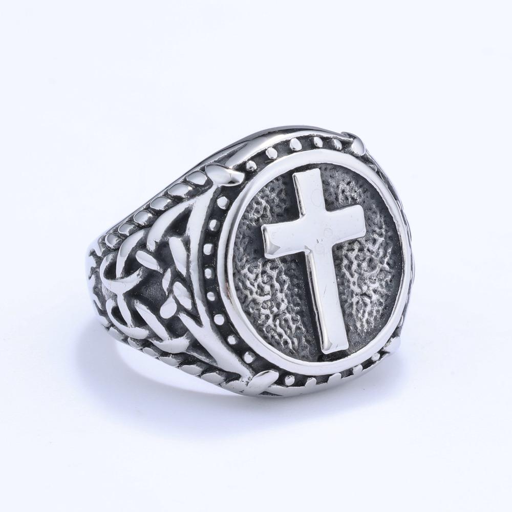 Einzigartiger Gothic Titanstahlring mit filigranem Kreuzdesign, Vintage-Schmuck für Modeliebhaber