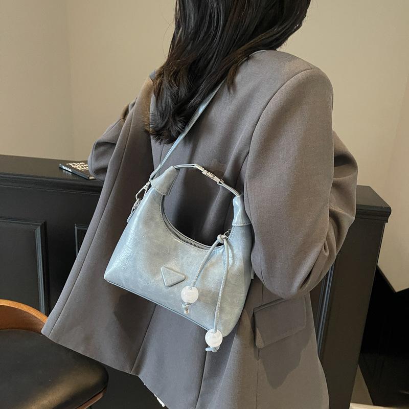 Simple Hand-carried Small Bag Women's New Trendy and Versatile Daily Matching Messenger Bag Dumpling Bag