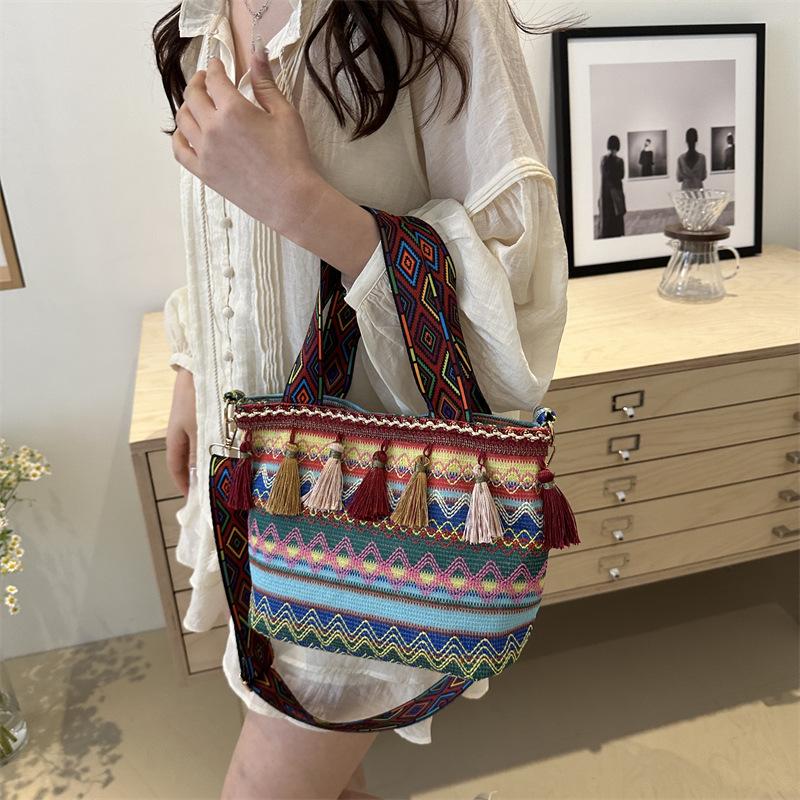 Bohemian Large-capacity Fringed Vacation Beach Bag Retro Versatile and Simple Single-shoulder Bag