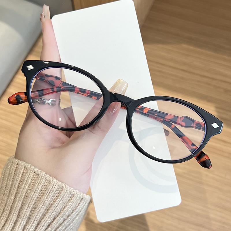 Retro and Minimalist Oval Eyeglass for Men and Women Frame Fashion Trendy Anti Blue Light Glasses Reading Eyewear Transparent Lenses