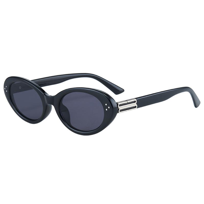 

Oval Shape Vintage Sunglasses for Men Women UV Protection Designer Party Glasses with Rivets Decoration
