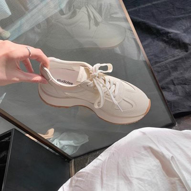 

Grape mother same leather dad shoes women s round head splicing casual sports shoes stepping on shit feeling thick-soled lace-up German training shoes 35