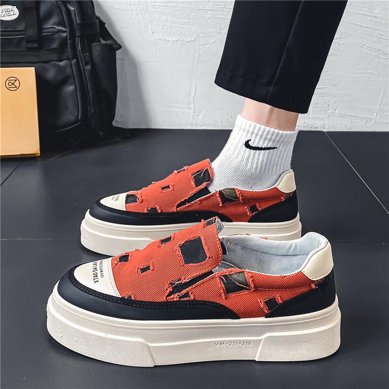 

Summer new lace-up-free canvas hole-breaking design breathable youth board shoes 2025 trend thick-soled heightening men s trendy shoes 44