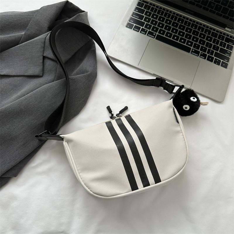 Stilvolle Lässige Umhängetasche für Pendlerinnen Perfekte Herbstmodische Kleine Quadratische Handtasche