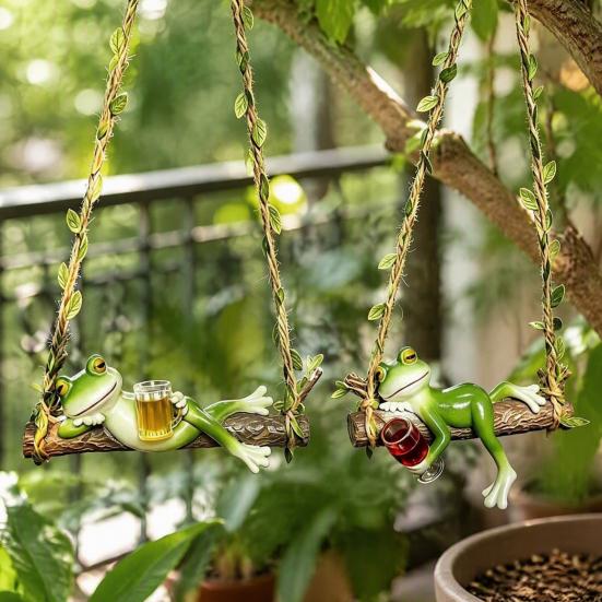 Weatherproof Patio Yard Decoration 2Pcs Swing Frog Garden Statue with Hemp Rope, Hanging Ornament Beer/Wine Outdoor for Tree Decor, Weather Resistant