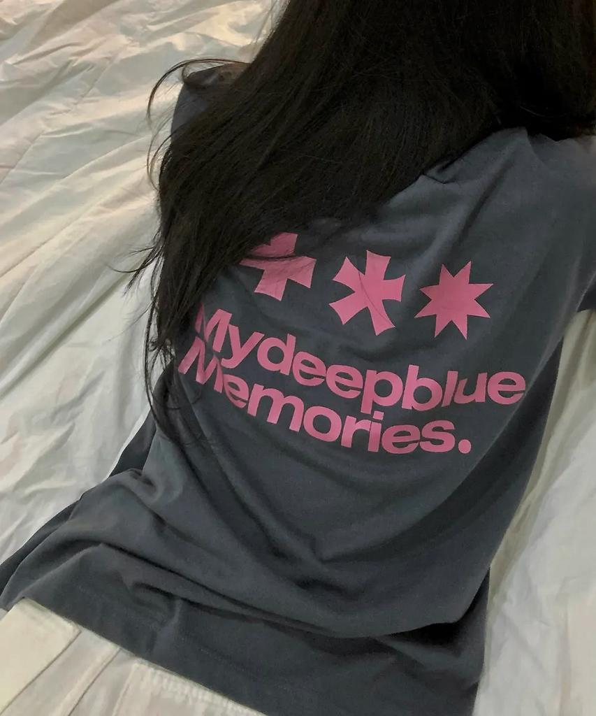Maidibbeullumemolijeu Mm Symbol Logo T-Shirts (Charcoal / Pink)