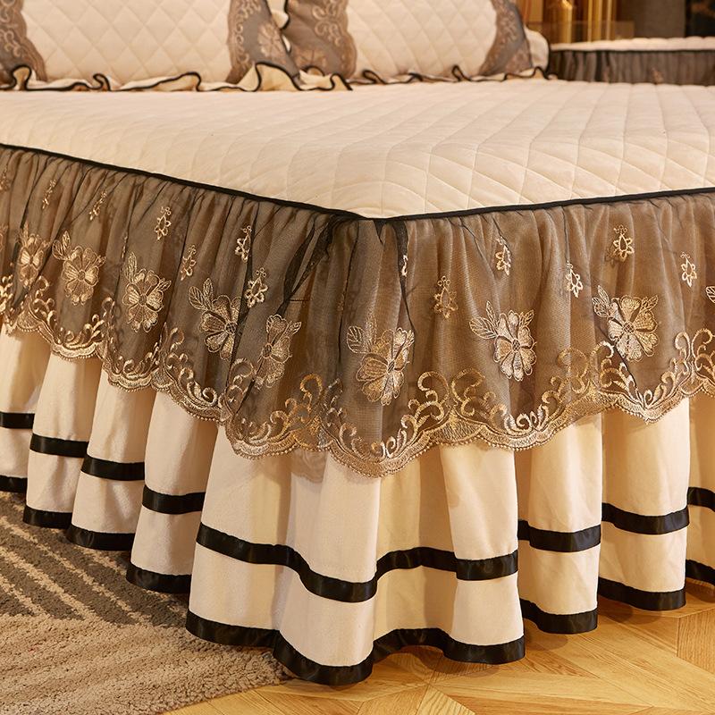 New autumn and winter warm crystal velvet padded bed skirt single piece European style lace velvet mattress cover three-piece set