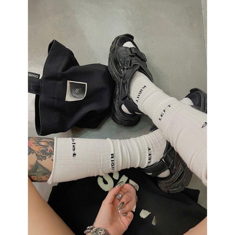 Patchwork Trendy Loose-fitting Socks for Women, Long Cylindrical Black and White Letter-shaped Calf Socks