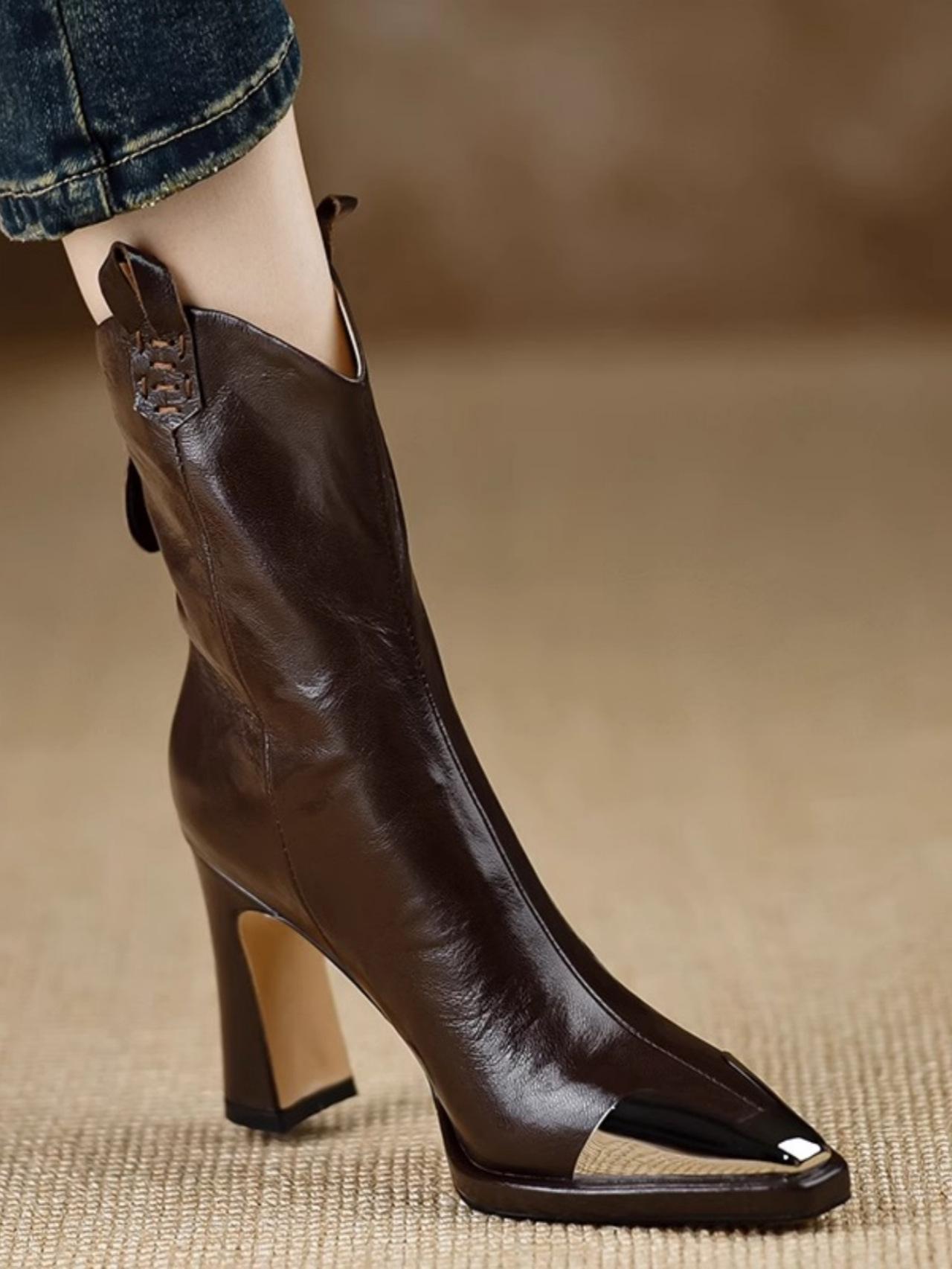 

Casual versatile single boots 2025 new large size autumn pointed rear zipper thick heel solid color women s Martin boots 42 коричневый