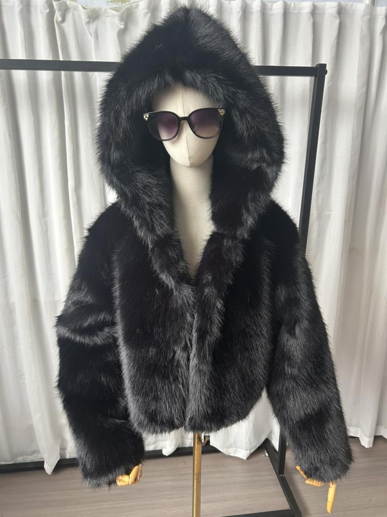 VAYLA Women Faux Fur Short Coats Y2k Hooded Jackets Long Sleeves Covered Single Breasted Thick Loose Fit Casual  Autumn Winter