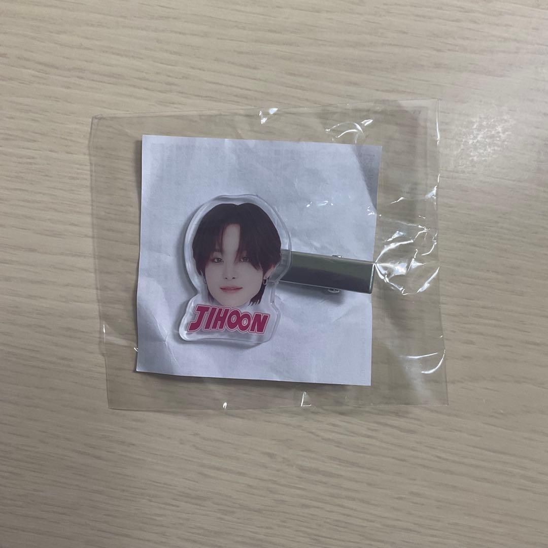 Used Treasure Jihoon Multi Clip