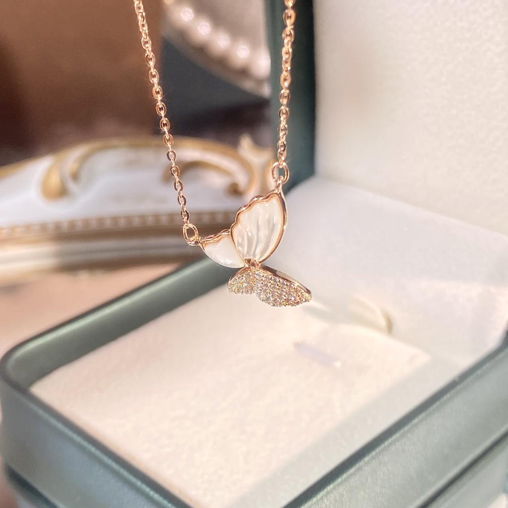 Swirling butterfly necklace female niche exquisite personality light luxury white fritillary butterfly pendant
