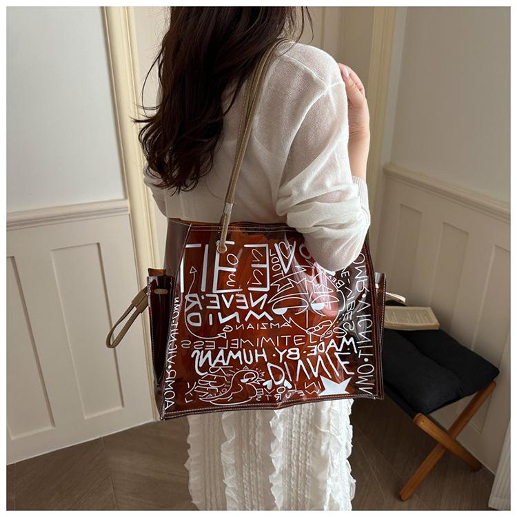 Large Capacity Transparent Jelly Bag - Chic Women's Trendy Shoulder Bag with Stylish Design