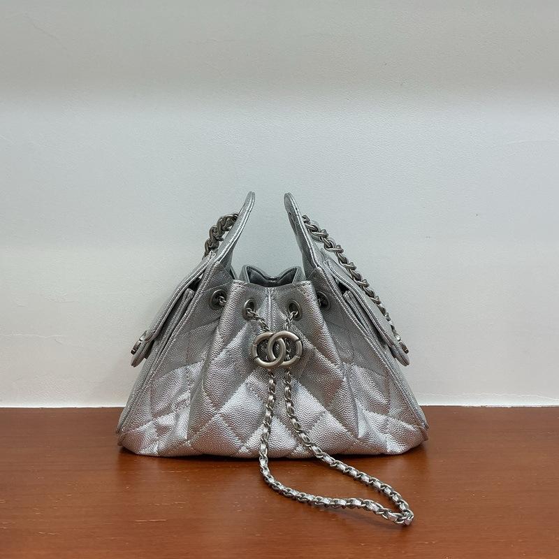 25 Novas bolsas femininas de couro padrão caviar padrão bola grande capacidade bolsa hippie hobo corrente diamante cordão axila