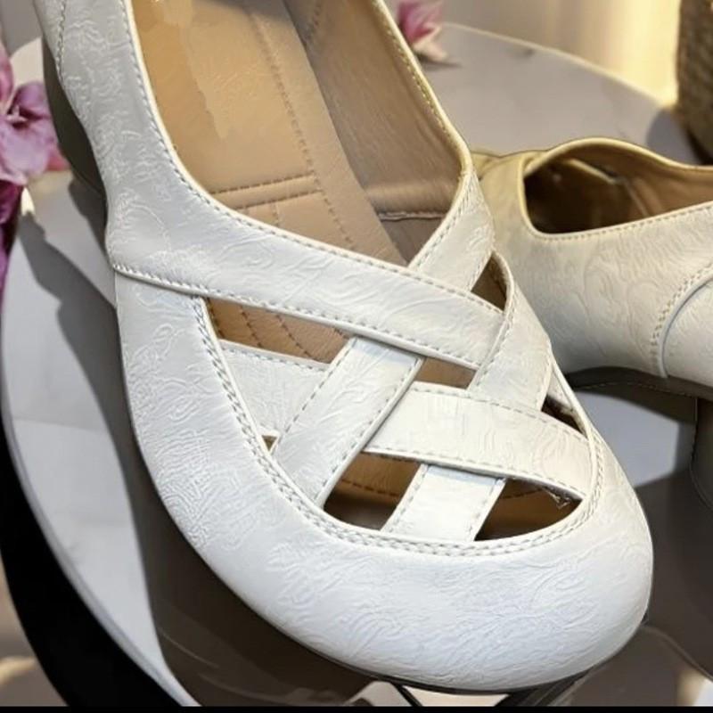

2025 лето и осень новая мягкая кожа женская обувь на плоской подошве мягкая кожа сандалии для мамы полые дышащие мягкая подошва с отверстиями одинарная обувь 39 белый