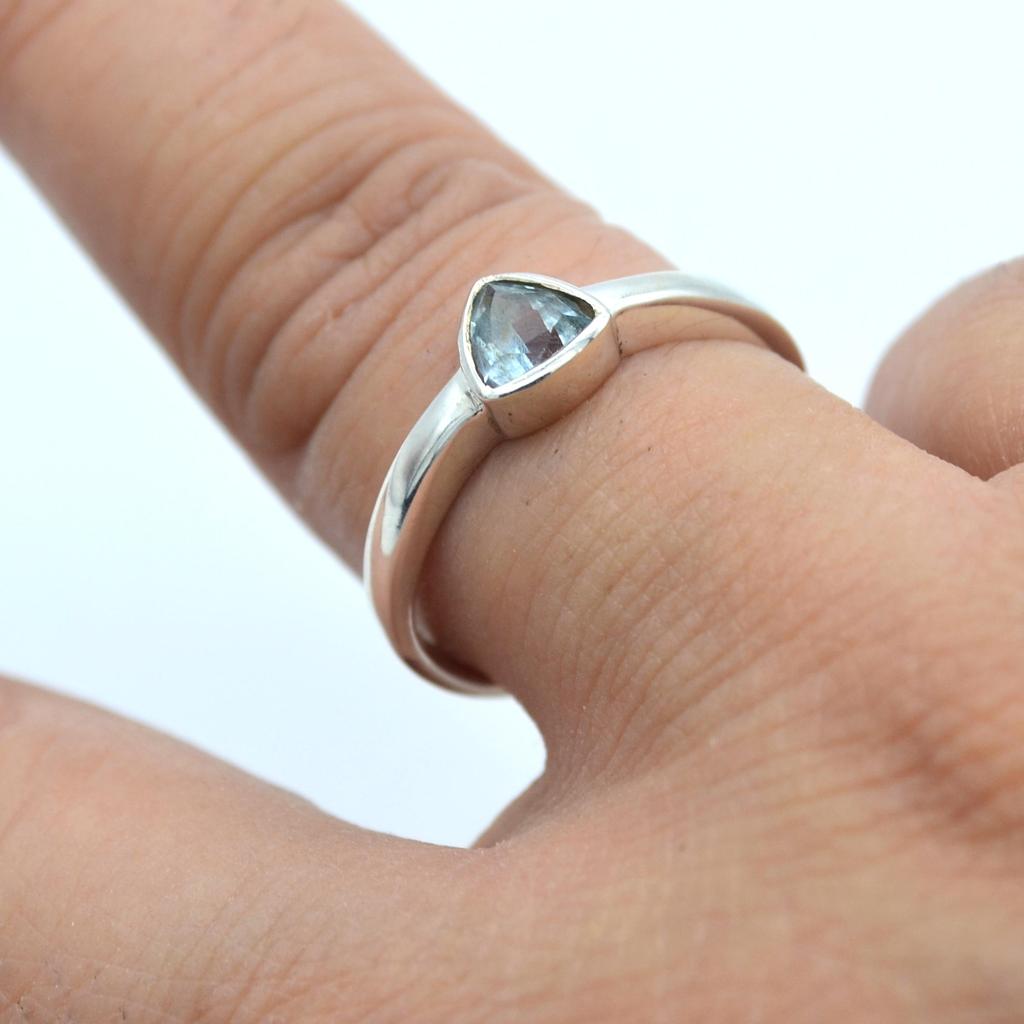 Blauer Topas Edelstein Handgefertigter Ring 925 Sterling Silber Schmuck Statement Ring Massiver Ring