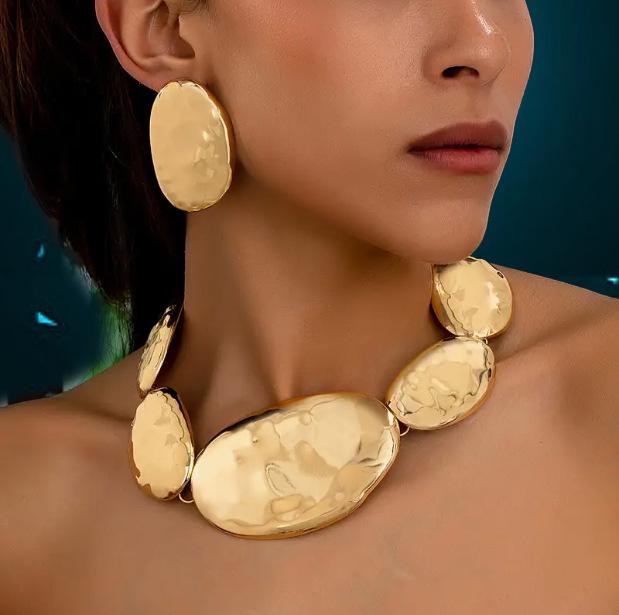 Exaggerated Irregular Oval Geometric Metal Jewelry Set: Earrings & Necklace