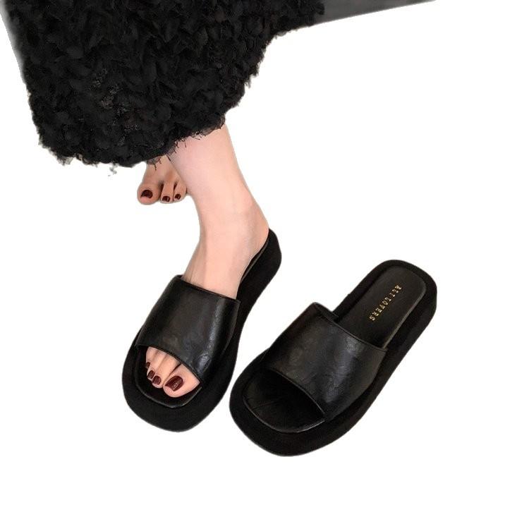 Small man increases height, thick-soled cool slippers, women's shoes wear 2025 new summer leopard print muffin bottom one-word slippers