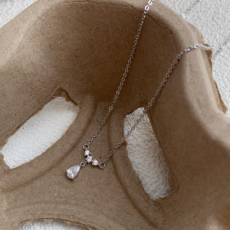 S999 Sterling Silver Zircon Water Drop Necklace – Elegant Light Luxury Clavicle Chain for Women