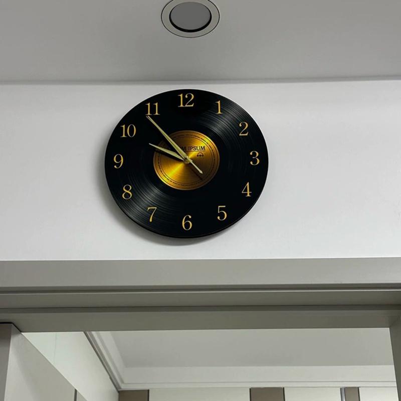 Vintage Wall Clock with Light Living Room Silent Clock for Bedroom Large Creative Luxury Desktop Watches Elegant Home Decoration