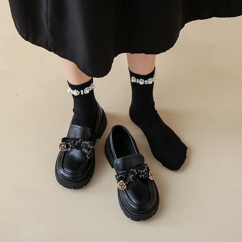 Women's Autumn New Women's Small Leather Shoes Are Trendy