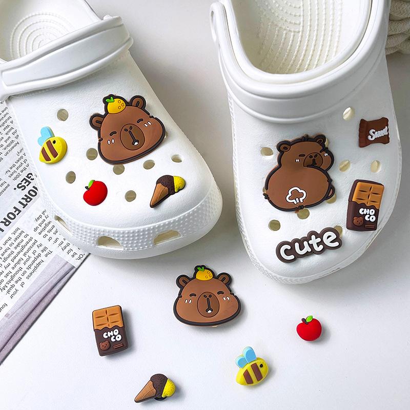 1 Sada Přívěsků na Boty ze Série Kapybara pro Dřeváky, Bublinkové Pantofle, Sandály, PVC Ozdoby na Boty, Sponové Doplňky