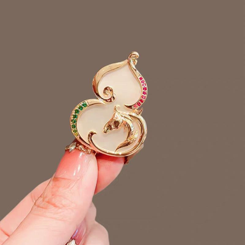 New Retro Chinese Style Horse Head Hollow Gourd Brooches For Women Luxury Design Corsage Pin Exquisite Jewelry Accessories