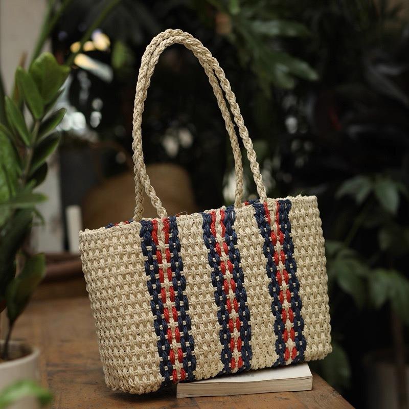New Summer One-shoulder Contrasting Straw Bag, Hand-woven Bag, Large-capacity Tote Bag, Women's Seaside Vacation Beach Bag