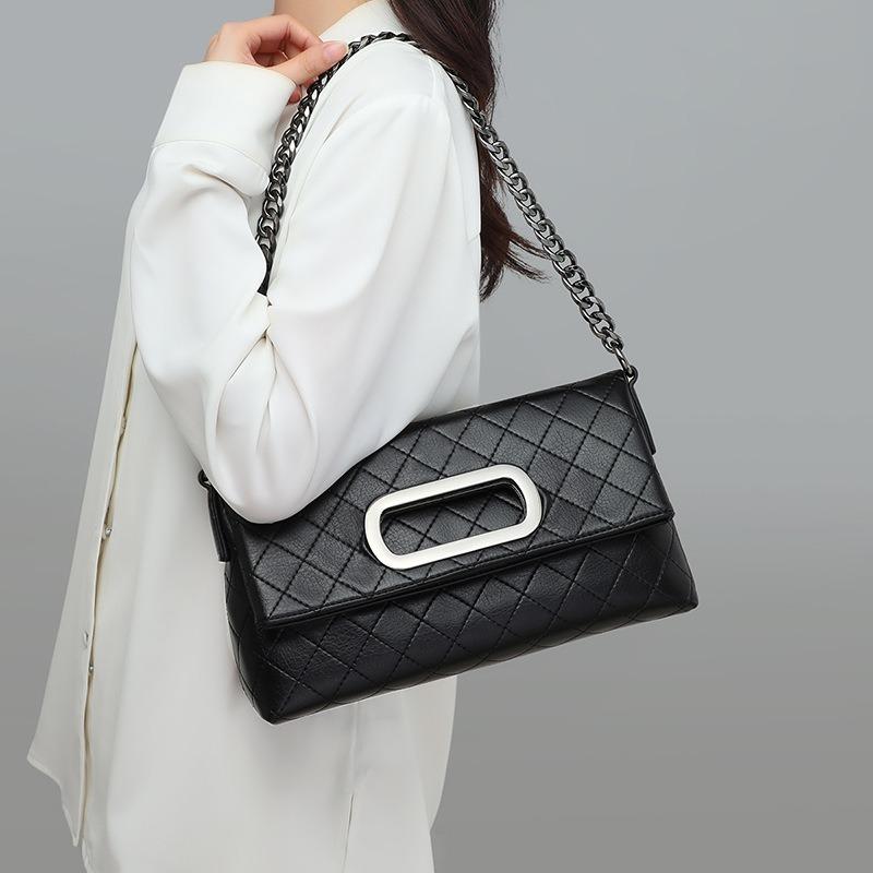 Bag Women's New Autumn and Winter Women's Bag Fashion Light Luxury Rhombus Chain Bag One Shoulder Baguette Underarm Bag Luggage