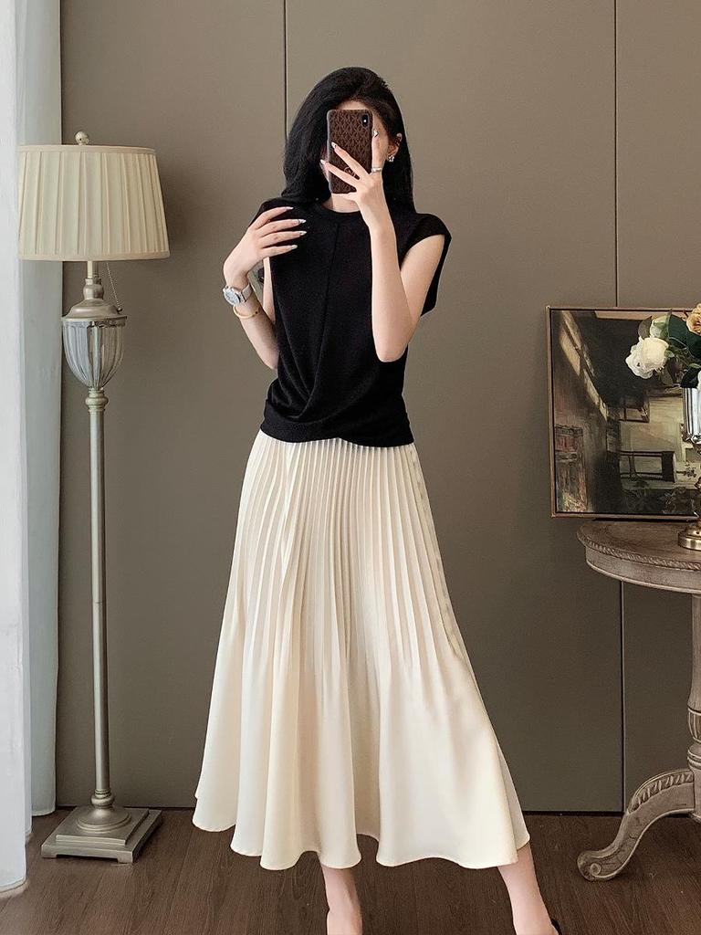 Elegant Summer Dress Set: Slimming, Off-Shoulder Short Sleeve Top with a Beautiful Pleated Midi Skirt for Women