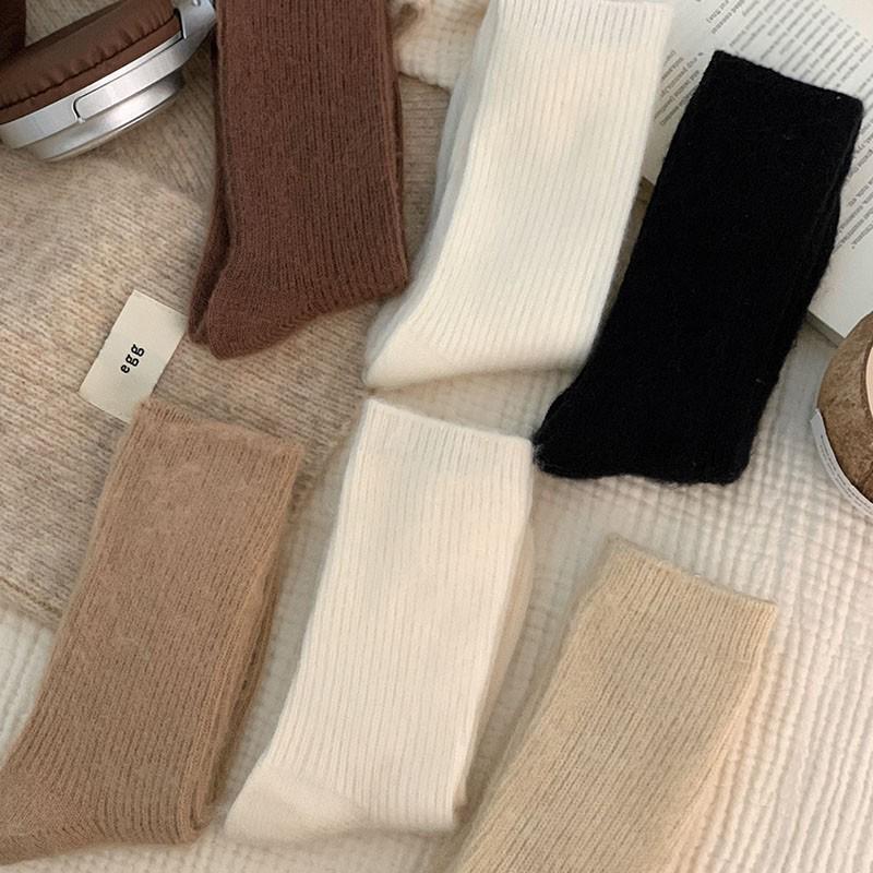 Women's Soft and Warm Mid-Tube Socks: Imitation Wool, Loose Fit, Cold-Resistant Autumn and Winter Hosiery