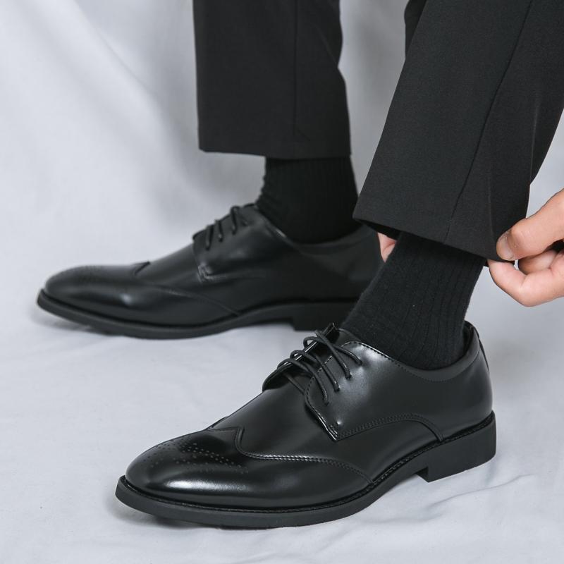 Fashion Official Website Hot Selling Men's Brogue Shoes Pointed Trendy Banquet Dress Shoes Retro Brown Men's Business Leather Shoes