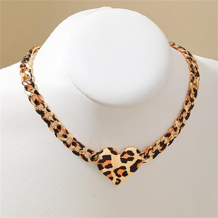 Stylish Leopard Heart Pendant Necklace Chain Necklace Handmade Necklace Alloy Texture Suitable for Party Everyday Wear