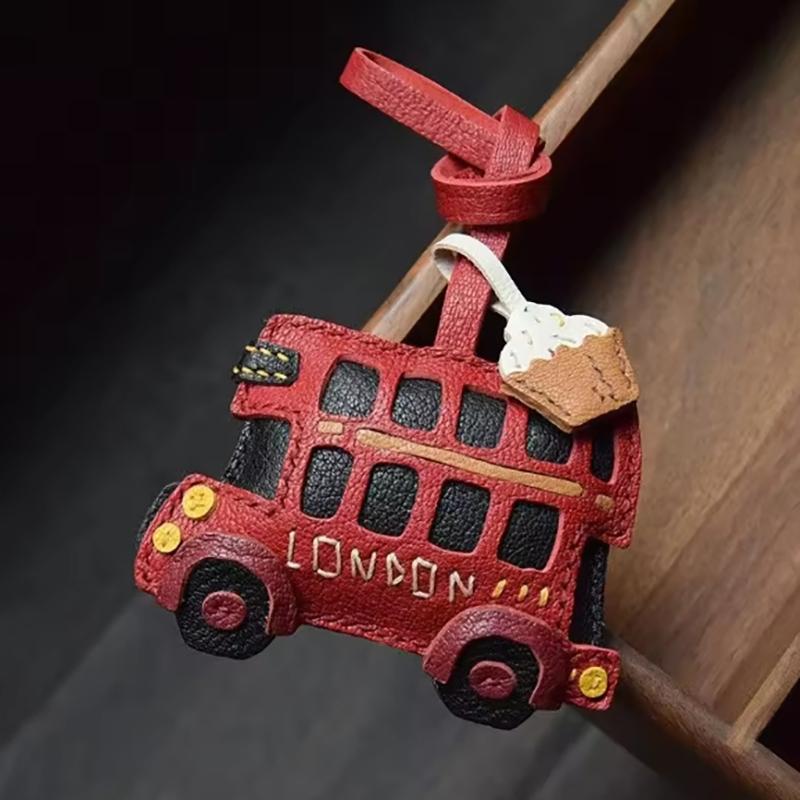 Scarecrow Cute Cartoon Character Keychain Handmade Bag Charm High Quality Leather Bags Pendant Exquisite Gift Car Ornament